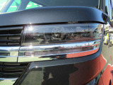 ヘッドライトはLEDランプです。LEDランプは従来のハロゲンランプと比べて、長寿命・省電力、そしてとても明るいのです!