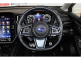 ステアリングはドライバーの手に馴染むレザー巻きステアリング!ステアリングの裏にはマニュアルモード作動のパドルシフトを装備!7速MTモードでスポーティな走りも楽しめます!