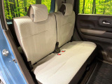 後部座席も気になるようなキズ・汚れやへたり等、大きなダメージはなく、良好な状態です。