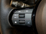 【ステアリングリモコン】ステアリングにオーディオ調節可能なスイッチが装備されていますので運転中でも視線をそらさずにオーディオの調節が可能です!