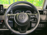 【ステアリングスイッチ】運転中、前方から目線をそらすことなく、オーディオ等の操作が可能な便利機能!安心&快適なドライブを演出してくれます♪