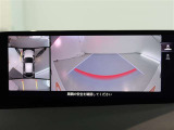 パノラミックビューモニター付きです。車両を上から見たような映像をモニター画面に表示。運転席からの目視では見にくい、車両周辺の状況をリアルタイムでしっかり確認できます。