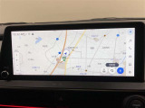 【12.3インチディスプレイオーディオ】各種オーディオ機能とスマホ連携機能を搭載。コネクティッドナビに対応しています。従来の車載ナビ機能も使用可能です。