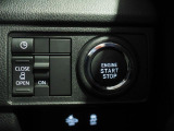 運転席右側のスイッチパネル。左パワースライドドアは運転席のスイッチでも開閉操作ができます。