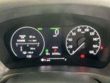 マルチインフォメーションディスプレイです。燃費や走行距離が分かり、半ドアなど車に異常がある際に警告してくれます。