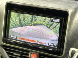 【バックカメラ】駐車時に後方がリアルタイム映像で確認できます。大型商業施設や立体駐車場での駐車時や、夜間のバック時に大活躍!運転スキルに関わらず、今や必須となった装備のひとつです!