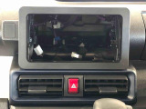 当車両はオーディオレスです。多彩なナビゲーション・オーディオをご用意しております。詳しくは当店スタッフにお問い合わせください。