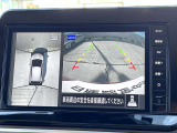 < アラウンドビューモニター >前後左右にカメラがついているので、狭い道での確認や車庫入れが苦手な方もラクラクです!