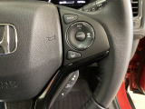 ハンドルにHondaセンシング系のクルーズコントロールやレーンキープアシストなどのスイッチが装備されています。ハンドルから手を離さず安全に操作できます。