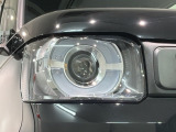 LEDヘッドライトは、点灯の瞬間から最大光量を発揮し、突然暗くなるトンネルなどでの安定感を高めます。