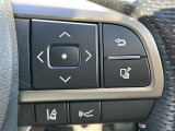 【レーントレーシングアシスト(LTA)】レーダークルーズコントロール使用時に、車線の中央を走るように支援したりお知らせしたりして、車線逸脱を防ぎます!機能には限界があるためご注意ください。