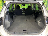 普段のお買い物や通勤、送迎等に十分な荷室スペースを確保しております。セカンドシートを倒すと、大きな荷物の積載も可能です♪