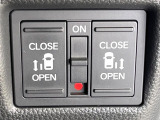 【両側パワースライドドア】スマートキーや運転席のスイッチで後席両側スライドドアの開閉が可能♪電動だから力を入れてドアを開ける必要が無く、小さなお子様でも簡単に開け閉めでき快適です♪