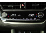 運転席と助手席、それぞれ温度調節ができ、オールシーズン快適なオートエアコンとなっております!