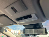 SOSコールつきなのでもしもの時にオペレーターと直接会話ができ安心です。(ご利用にはNissanConnectへの登録が必要です) スマートルームミラーなので後席に人や大きな荷物があっても後方確認がしやすいです。