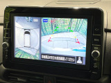 【アラウンドビューモニター】専用のカメラにより、上から見下ろしたような視点で360度クルマの周囲を確認することができます☆死角部分も確認しやすく、狭い場所での切り返しや駐車もスムーズに行えます。