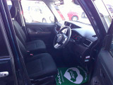 運転席、助手席共に綺麗です!