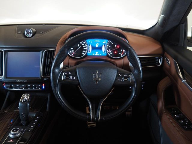 マセラティ レヴァンテ グランスポーツ の中古車詳細 (31,840km