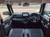 ダッシュボードやステアリング等に目立つ傷や色褪せなども無く、タバコや芳香剤なども匂いもなく綺麗なインテリアです。