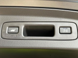 【パワーバックドア】スマートキーや運転席のボタンを押すだけでリアゲートが自動で開閉します!荷物を持っている時や、高い位置にあるバックドアを閉める際に便利な機能です♪