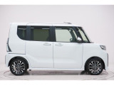 県内13店舗にて常時500台以上ダイハツ車を展示中です。見て、触って、納得のいく一台をぜひ見つけてください。