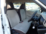 フロントシート、状態良好で安心です。大きな汚れもなく安心です