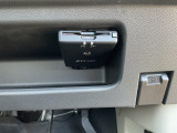ETC車載器です!高速道路の料金所で慌てて財布を探すことも無くなります!