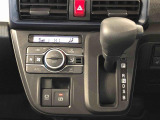 温度を設定すれば、自動で車内の温度管理をしてくれる優れものです♪ATミッションで運転楽々