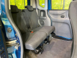 後部座席も気になるようなキズ・汚れやへたり等、大きなダメージはなく、良好な状態です。