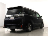 当店では、厳選された車両のみ展示しております。アルファード・ヴェルファイアに特化した専門店ならではの豊富な在庫の中から、お気に入りの一台をお探しください!