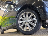 【14インチアルミホイール】外観にマッチしたアルミホイールを装着しております。各種アルミホイールや、スタッドレスタイヤも取扱いしております。是非ご相談ください♪
