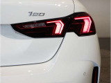 BMWの伝統の丸目4灯ヘッドライトでございます。LEDライトで視認性もよく明るく安全性の向上につながります。