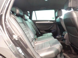 後部座席も十分なスペースを確保。快適です。