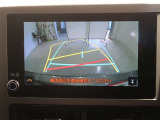 バックガイドモニターで、後方を確認しながら安心して駐車することができます。運転初心者も熟練者も必須の機能ですよ!