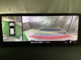 狭い場所での駐車やすれ違いなどでより的確な運転操作に役立つ360&deg;ビューモニターが装備されています。