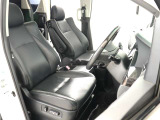 (電動シート)運転席8ウェイパワーシート!シートメモリー機能付き!上級グレードならではの贅沢装備で人気装備となります。