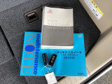 メンテナンスノート【整備記録簿】、取説も揃っています。スマートキーはバッグなどにしまったままボタン操作でエンジンの始動・停止ができて大変便利です。