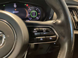 ハンドル右側には、クルーズコントロールボタンが付いています。前の車を追従してくれるので、高速での移動がらくちんです!