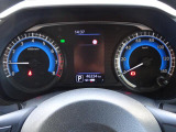 メーターパネルも知りたい情報が一目瞭然ですね。
