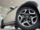 【純正18インチアルミホイール】外観にマッチした純正アルミホイールを装着しております。各種社外アルミホイールや、スタッドレスタイヤも取扱いしております。是非ご相談ください♪