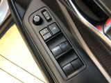 電動格納式ミラー・パワーウインドウを装備しています。