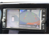 全周囲モニター付で、車庫入れも駐車もラクラクです。