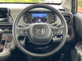 【純正革巻きステアリング】上質な革を使用することで、手にしっかり馴染みとても運転しやすいハンドルです♪