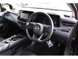 前席全体 目線も高く広い視界で安心して運転することができますね!