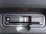 ■【ETC車載器】が装備されています。セットアップをしてお渡しとなり、ETCカードを差し込むだけで高速道路の利用が可能です。