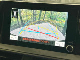 【バックカメラ】駐車時に後方がリアルタイム映像で確認できます。大型商業施設や立体駐車場での駐車時や、夜間のバック時に大活躍!運転スキルに関わらず、今や必須となった装備のひとつです!