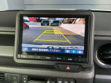 バックカメラ付きで駐車の際も安心です。