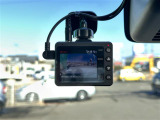 【ドライブレコーダー】映像・音声などの運転中の記録を残します。事故などを起こした起こされた時の証拠になりえますので、もしも時でも安心ですね。