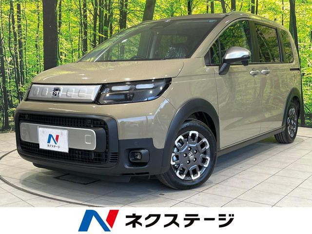 フリード 1.5 e:HEV クロスター 