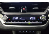 ★運転席と助手席でそれぞれお好みに合わせて温度設定が行えるフルオートエアコンです。外気温や室温、日射量を感知し、吹き出し温度、風量を緻密に制御します